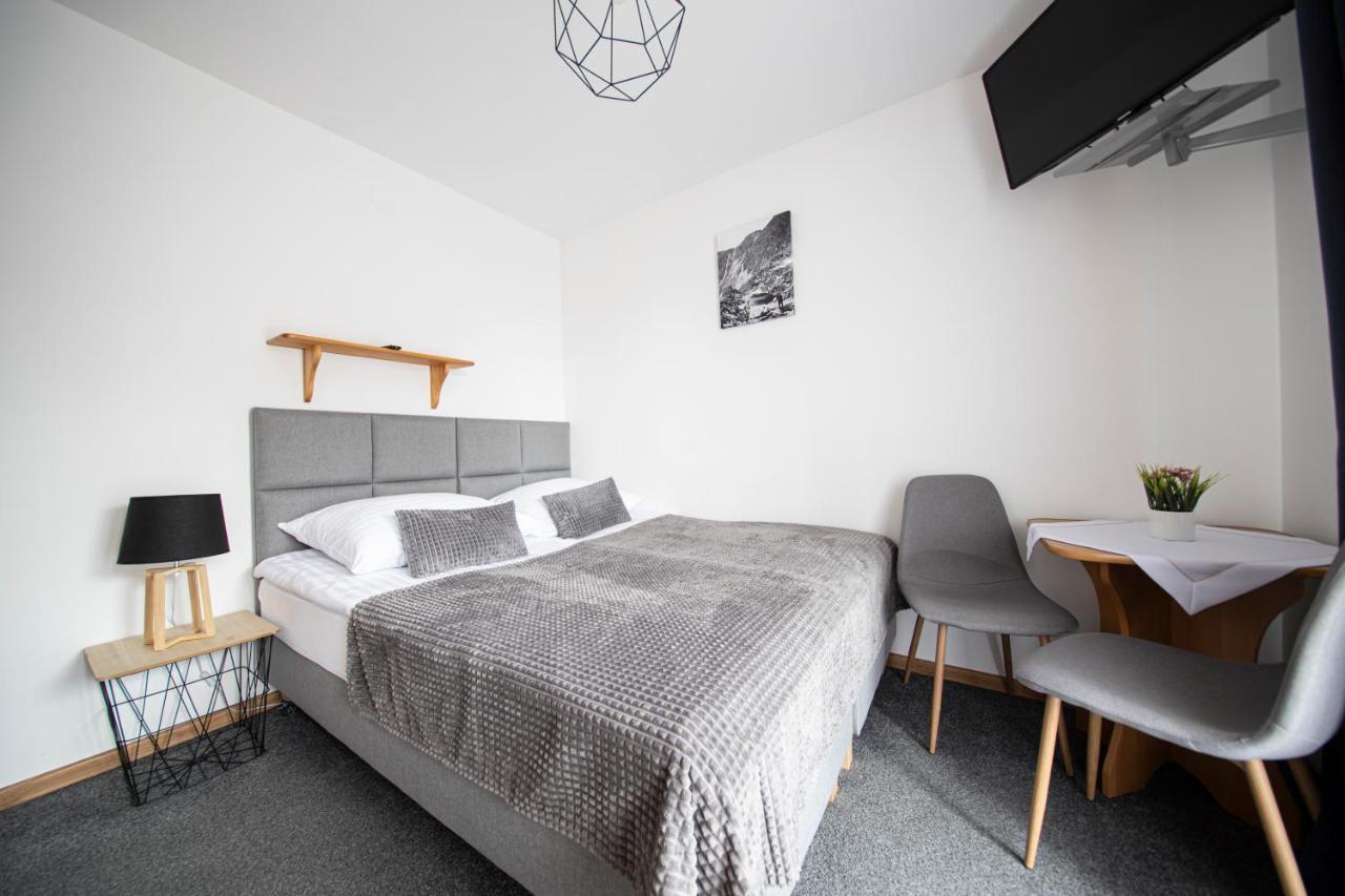 Tatrzanskie Spanie Pokoje Goscinne Poronin Chambre photo