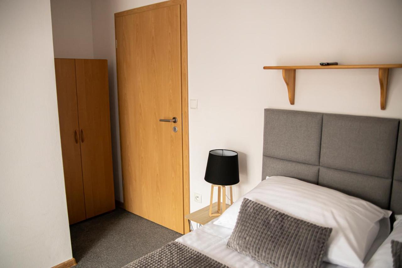 Tatrzanskie Spanie Pokoje Goscinne Poronin Extérieur photo