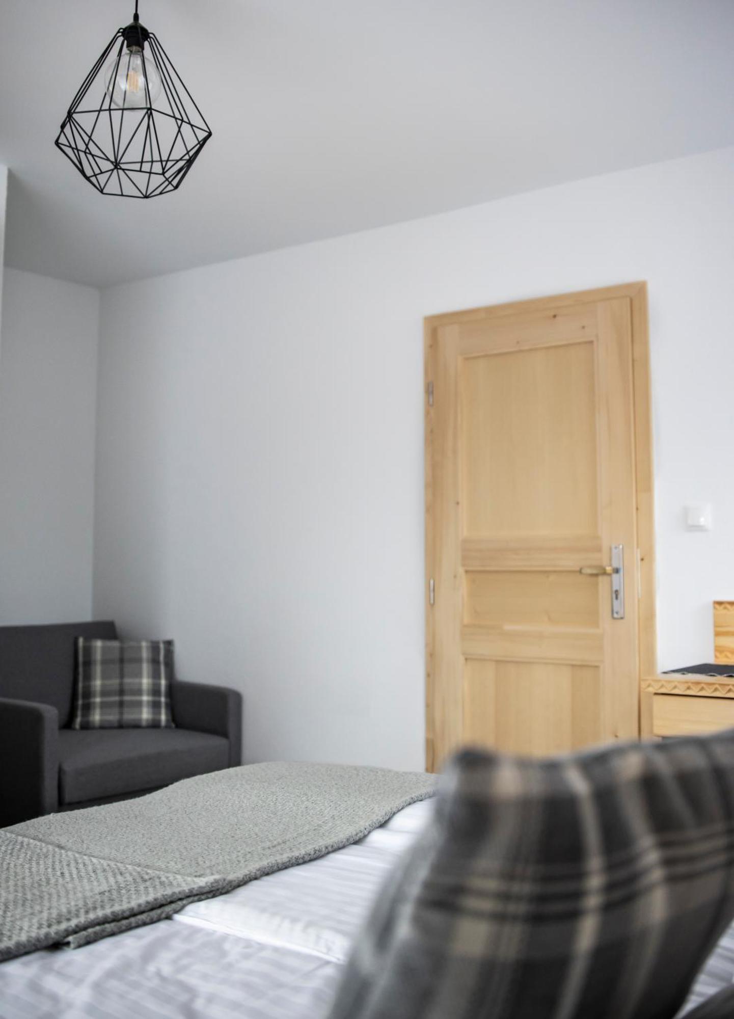 Tatrzanskie Spanie Pokoje Goscinne Poronin Chambre photo